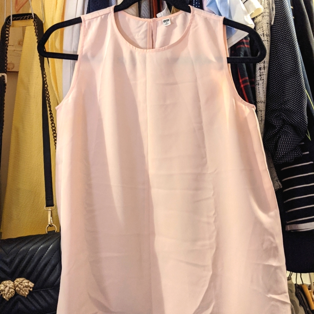 NWOT Uniqlo Pastel Blush Sleeveless Top 🌹